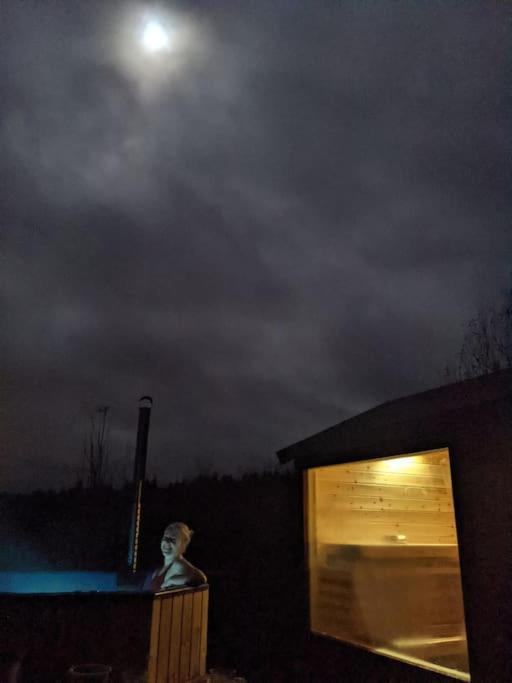 Secluded Private Cottage Hot-Tub, Sauna & Fire-Pit Carrick on Shannon エクステリア 写真
