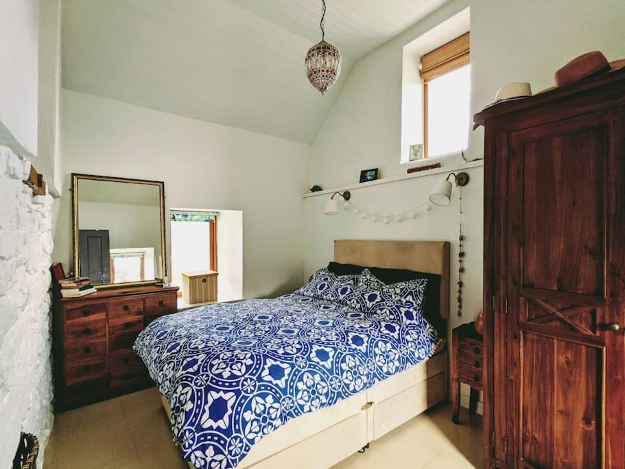 Secluded Private Cottage Hot-Tub, Sauna & Fire-Pit Carrick on Shannon エクステリア 写真