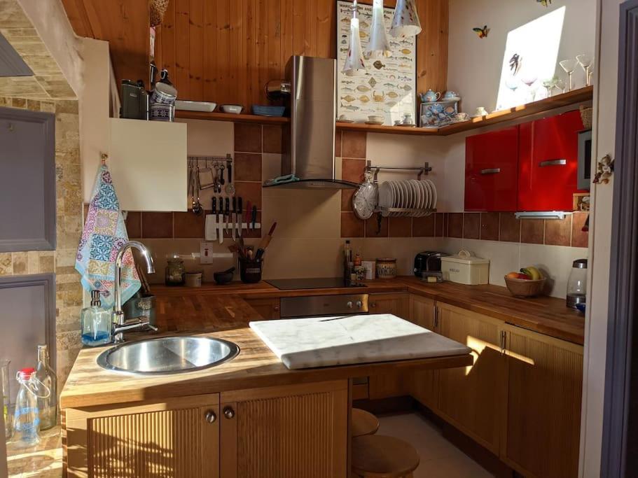 Secluded Private Cottage Hot-Tub, Sauna & Fire-Pit Carrick on Shannon エクステリア 写真