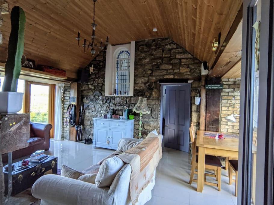 Secluded Private Cottage Hot-Tub, Sauna & Fire-Pit Carrick on Shannon エクステリア 写真