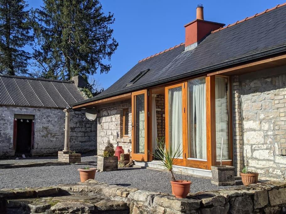 Secluded Private Cottage Hot-Tub, Sauna & Fire-Pit Carrick on Shannon エクステリア 写真