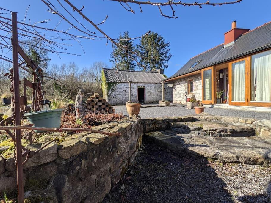 Secluded Private Cottage Hot-Tub, Sauna & Fire-Pit Carrick on Shannon エクステリア 写真