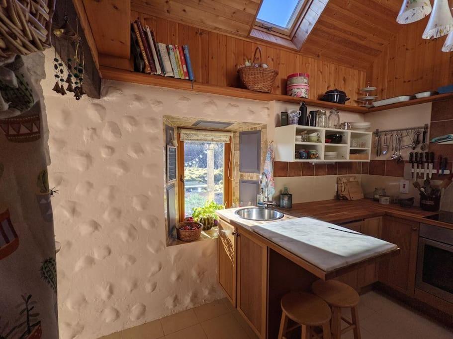 Secluded Private Cottage Hot-Tub, Sauna & Fire-Pit Carrick on Shannon エクステリア 写真