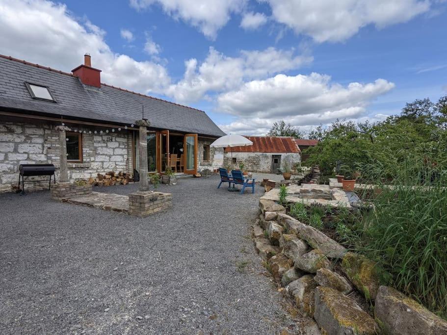 Secluded Private Cottage Hot-Tub, Sauna & Fire-Pit Carrick on Shannon エクステリア 写真